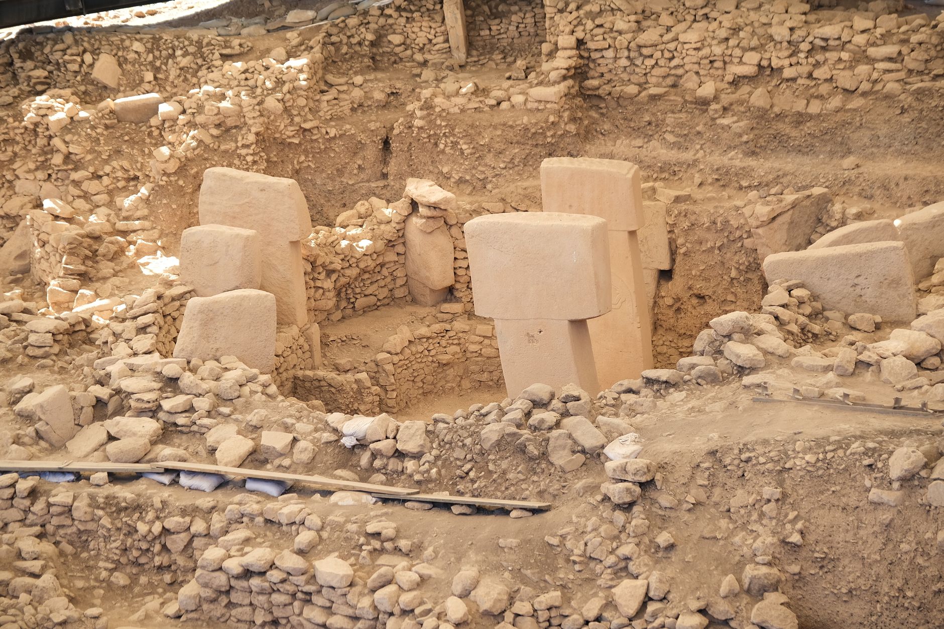 Discover the prehistoric stone pillars of Göbekli Tepe, a magnificent archaeological site in Turkey.